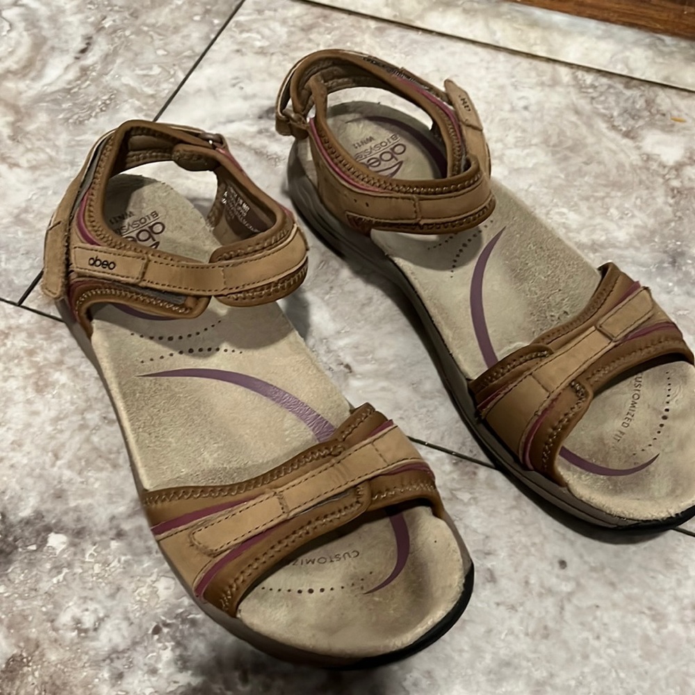 Abeo Bio System Goleta Post Taupe Sandals